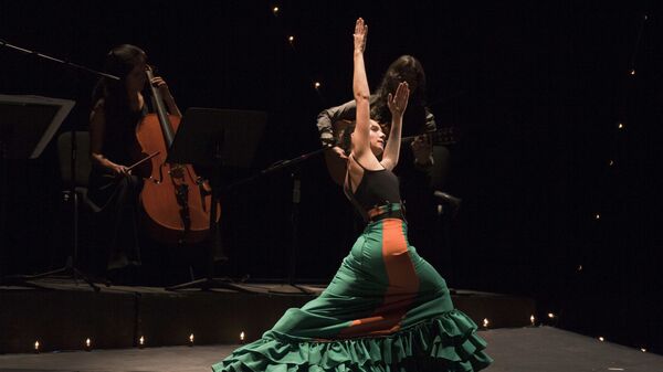 Un espectáculo flamenco en el teatro de la Ciudad Esperanza Iris de México - Sputnik Mundo
