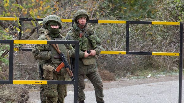 Militares rusos cerca de Lachín en Nagorno Karabaj - Sputnik Mundo