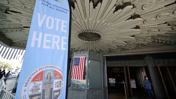 Centro de votación en Los Ángeles, California - Sputnik Mundo