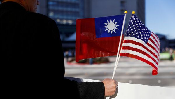 Banderas de Taiwán y EEUU - Sputnik Mundo