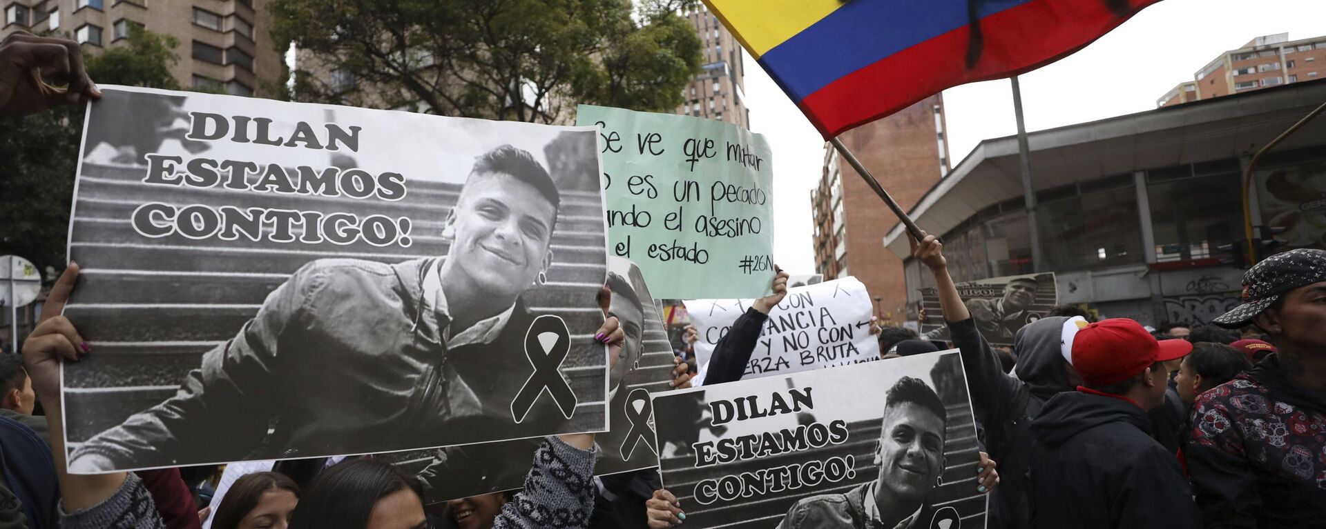 Jóvenes manifestándose por el joven Dilan Cruz en Colombia en 2019 - Sputnik Mundo, 1920, 18.06.2021