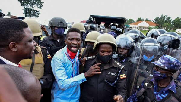 Detención del cantante y candidato presidencial Robert Kyagulanyi, conocido también como Bobi Wine, en Uganda - Sputnik Mundo