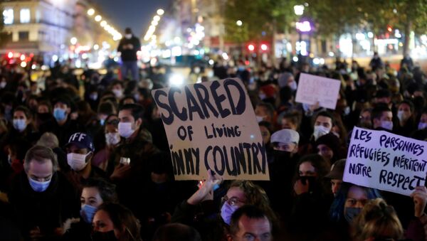 Las protestas de los migrantes en París, Francia - Sputnik Mundo
