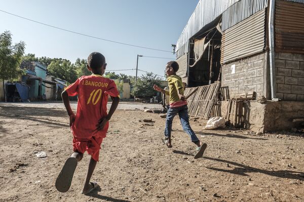 Играющие эфиопские дети - Sputnik Mundo
