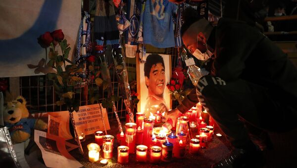 Homenaje a Diego Maradona en Italia - Sputnik Mundo