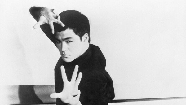 Bruce Lee, maestro de artes marciales estadounidense  - Sputnik Mundo