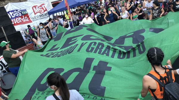 La marcha de pañuelos verdes en Argentina que apoyan la legalización del aborto - Sputnik Mundo