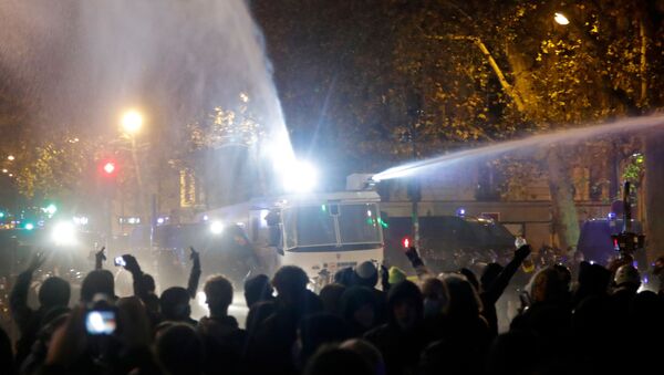 Nueva ola de protestas contra el polémico proyecto de ley de seguridad en París - Sputnik Mundo