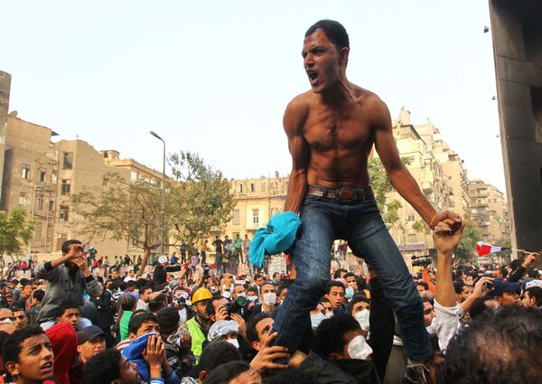 Los acontecimientos de la Primavera Árabe en Egipto se desarrollaron del 25 de enero al 11 de febrero de 2011. Las manifestaciones masivas a menudo tenían lugar en el denominado Día de la Rabia, que solía ser un viernes después de la oración del mediodía.   - Sputnik Mundo