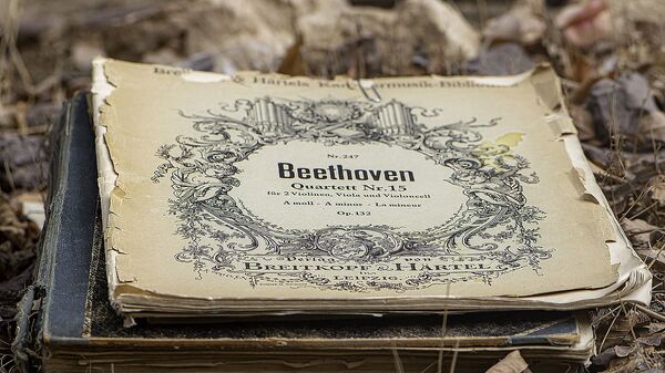 Una partitura del Cuarteto №15 de Ludwig van Beethoven - Sputnik Mundo