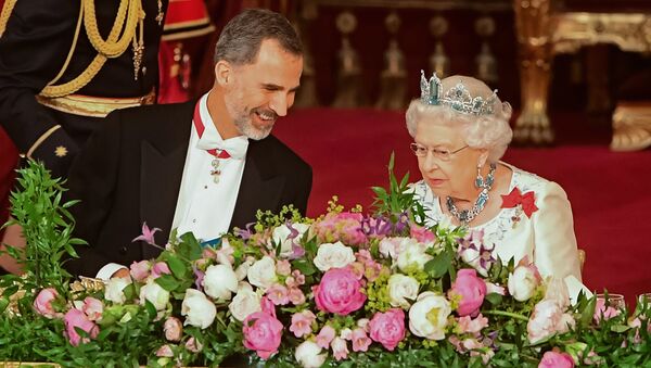 La reina Isabel II de Inglaterra y el rey Felipe VI de España - Sputnik Mundo