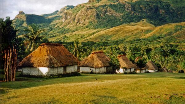 Unas cabañas en una de las islas Fiyi - Sputnik Mundo