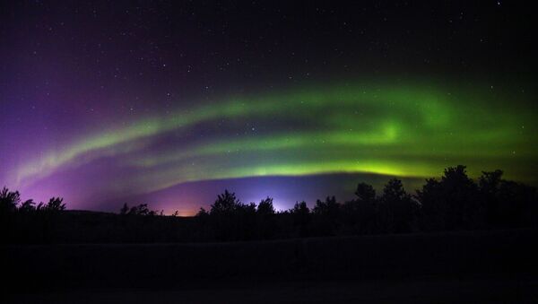 Aurora boreal en la región rusa de Múrmansk - Sputnik Mundo