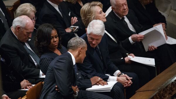 Los expresidentes de EEUU, Barack Obama y Bill Clinton - Sputnik Mundo