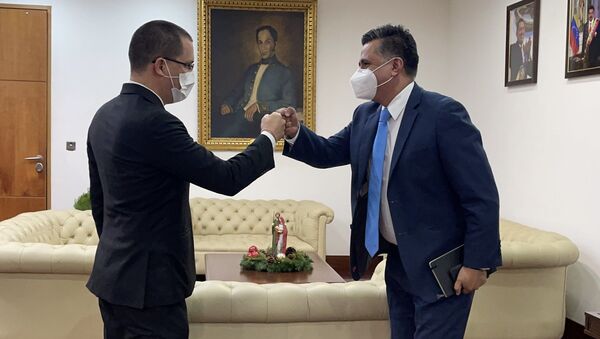 El canciller de Venezuela, Jorge Arreaza, junto al secretario Ejecutivo de ALBA-TCP, Sacha Llorenti - Sputnik Mundo