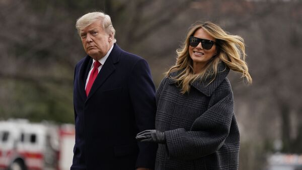 Donald Trump, presidente de EEUU, y su esposa, Melania, llegan a la Casa Blanca el 31 de diciembre de 2020 - Sputnik Mundo