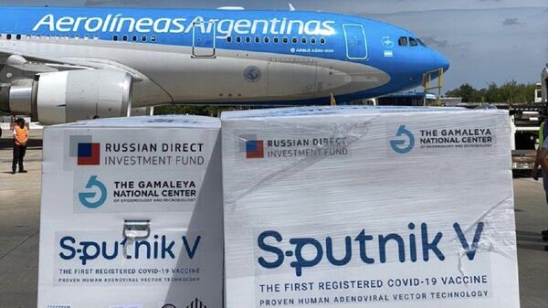 El avión con el segundo lote de vacuna rusa Sputnik V llega desde Moscú a Argentina  - Sputnik Mundo