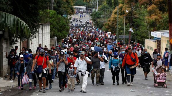 Caravana de migrantes hondureños  - Sputnik Mundo