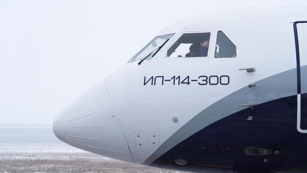 El avión turbohélice ruso Il-114-300 - Sputnik Mundo