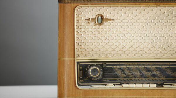 Un radio viejo (imagen referencial) - Sputnik Mundo
