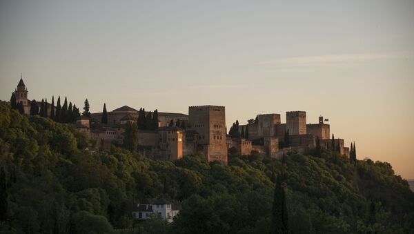 Vista general de la Alhambra de Granada. 2 de mayo de 2020. - Sputnik Mundo