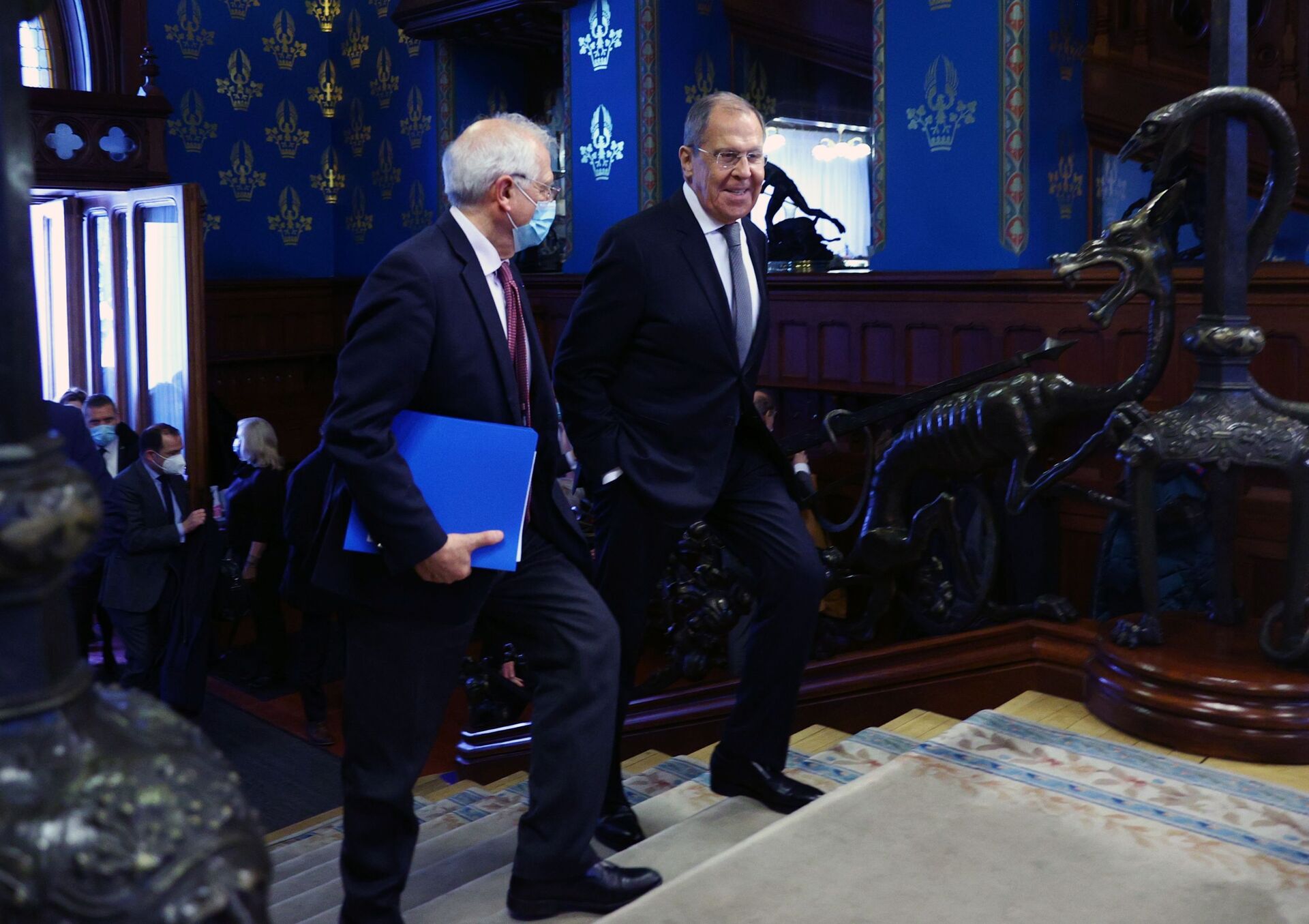 El jefe de la diplomacia europea, Josep Borrell, y el canciller ruso, Serguéi Lavrov - Sputnik Mundo, 1920, 01.04.2021