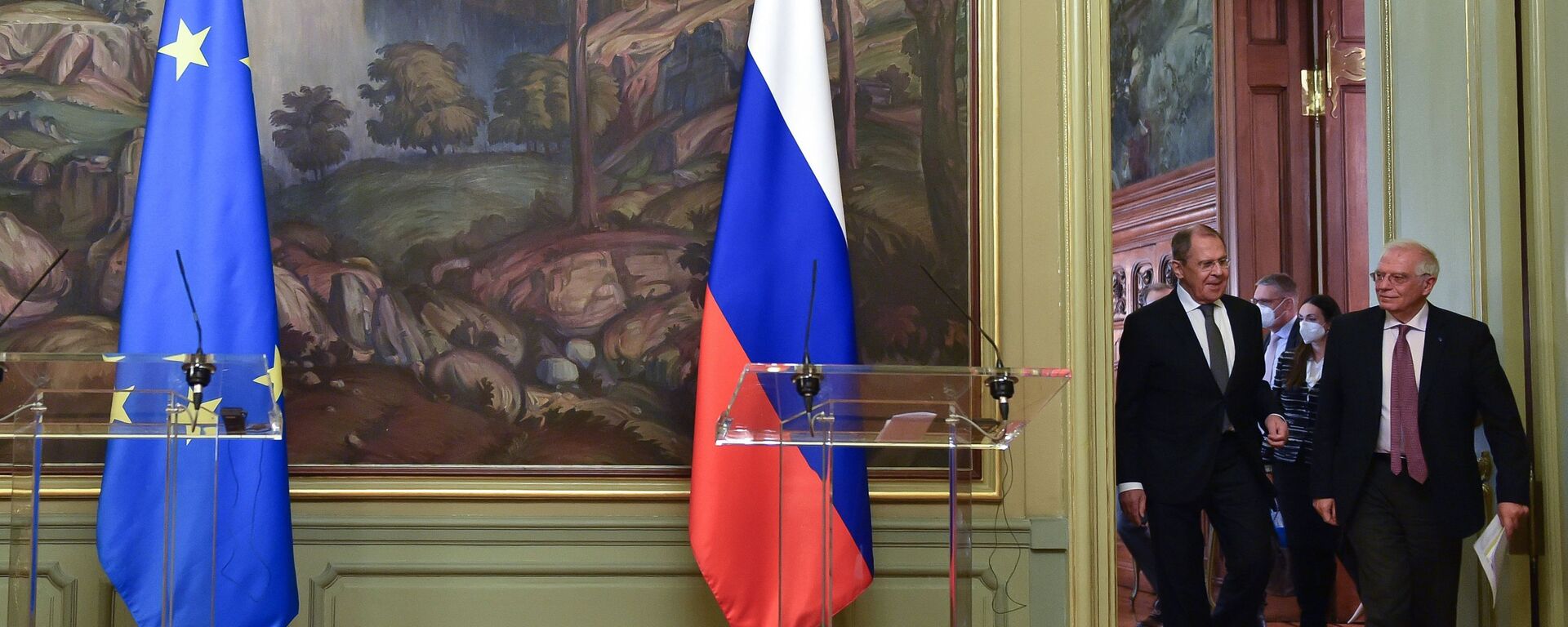 El jefe de la diplomacia europea, Josep Borrell, junto al canciller de Rusia, Serguéi Lavrov - Sputnik Mundo, 1920, 07.02.2021