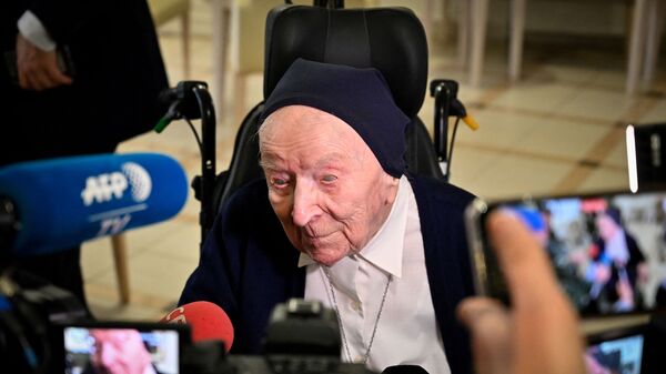 Lucille Randon,  una francesa de 117 años que se recuperó del coronavirus  - Sputnik Mundo