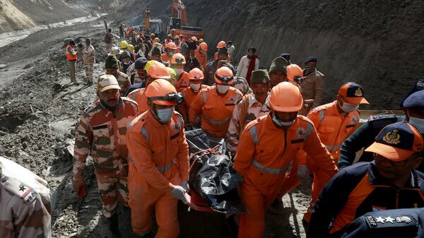 Operaciones de rescate tras el desprendimiento de un glaciar del Himalaya - Sputnik Mundo