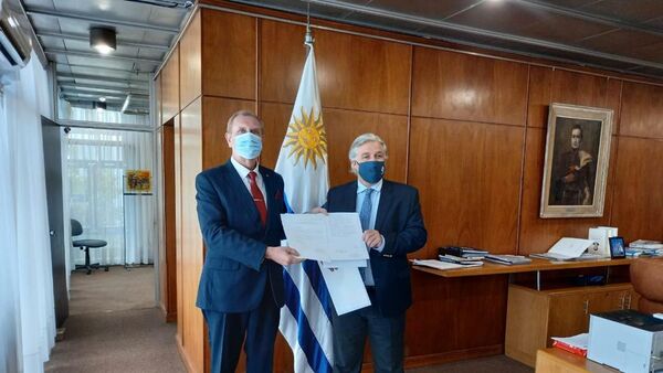 El embajador de la Federación de Rusia en Uruguay, Andréi Budáev, presentó la copia de sus cartas credenciales al canciller Francisco Bustillo - Sputnik Mundo