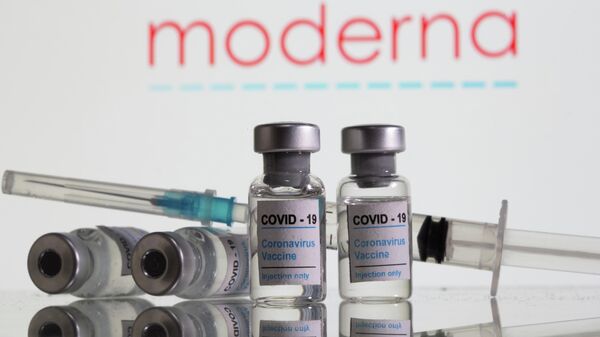 Viales de vacuna de Moderna contra el COVID-19 - Sputnik Mundo
