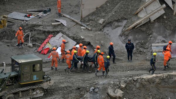 Operaciones de rescate tras el colapso de un glaciar en el estado de Uttarakhand, en el Himalaya indio - Sputnik Mundo