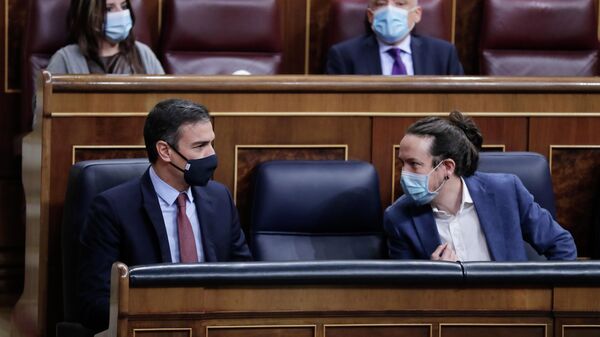 Pedro Sánchez y Pablo Iglesias en el Congreso.  - Sputnik Mundo