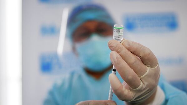 Vacunación en Perú  - Sputnik Mundo