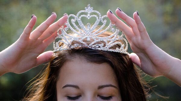 Corona de reina de belleza - Sputnik Mundo