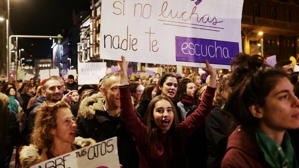 Manifestación del 8M en Madrid - Sputnik Mundo