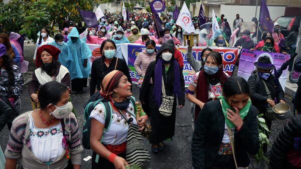 Marcha de mujeres en Quito, Ecuador - Sputnik Mundo