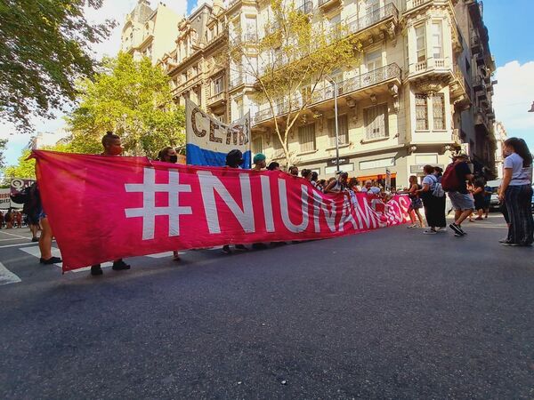 El colectivo de activistas feministas Ni Una Menos convocó a reunirse en el Congreso de la Nación a las 17 horas. - Sputnik Mundo