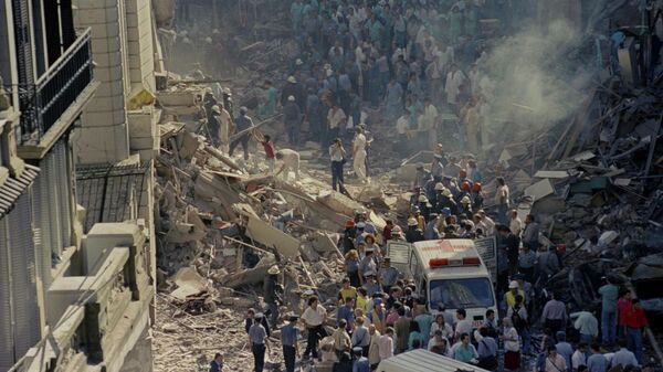 Trabajos de rescate luego del atentado a la Embajada de Israel en Argentina, 1992 - Sputnik Mundo
