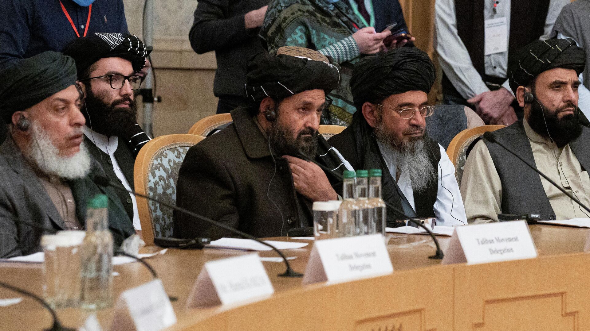 Los negociadores del Gobierno de Afganistán y del Movimiento Talibán* durante las conversaciones de paz en Moscú - Sputnik Mundo, 1920, 19.03.2021