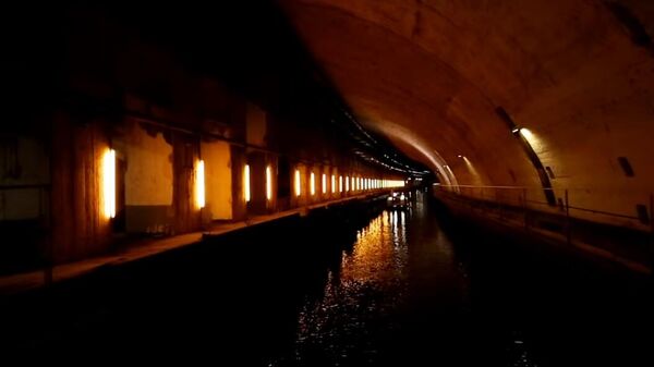 Un túnel secreto para submarinos soviéticos en Crimea - Sputnik Mundo