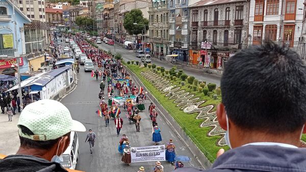 La marcha de campesinos e indígenas en La Paz reclamando justicia por los muertos en las masacres de 2019 - Sputnik Mundo