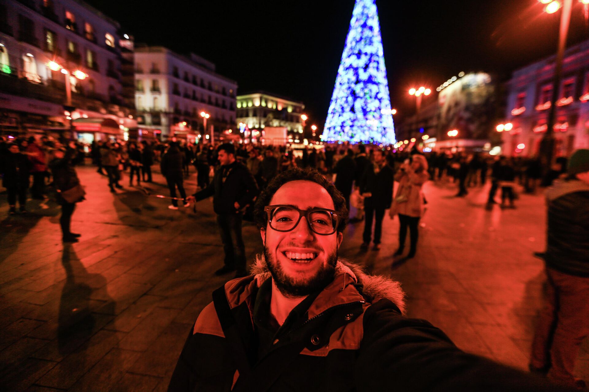 El fotoperiodista Belal Darder, su primer día en la Puerta del Sol de Madrid, en diciembre de 2016 - Sputnik Mundo, 1920, 25.03.2021