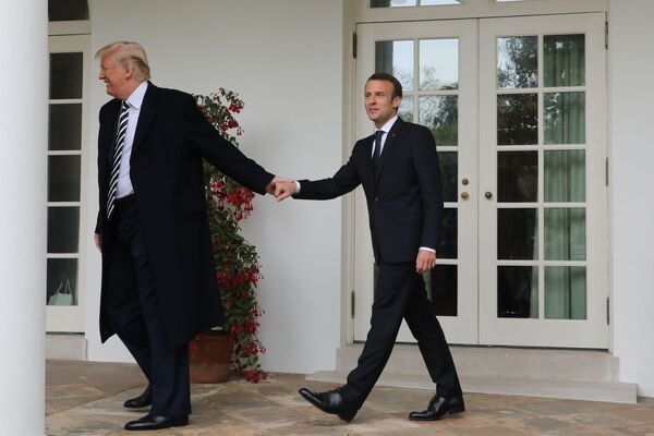 El 45 presidente estadounidense, Donald Trump, se reúne con el presidente francés, Emmanuel Macron, en la Casa Blanca, 2018.  - Sputnik Mundo