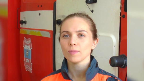 Elena Dimitriu: conductora de un camión de bomberos - Sputnik Mundo
