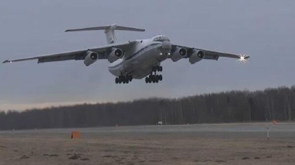 La aviación rusa se prepara para el principal desfile militar del país - Sputnik Mundo