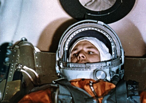 El cosmonauta ruso Yuri Gagarin, el primer hombre en volar al espacio - Sputnik Mundo