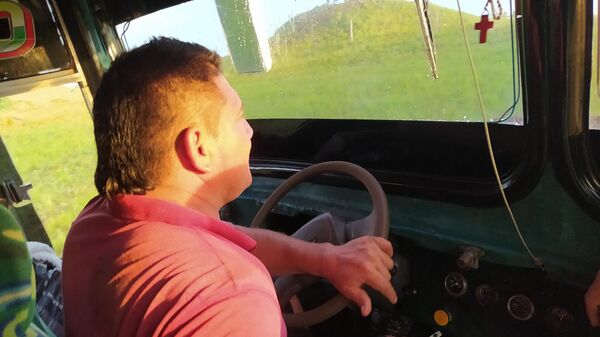 Néstor Esguerra es conductor de bus en los llanos orientales de Colombia - Sputnik Mundo
