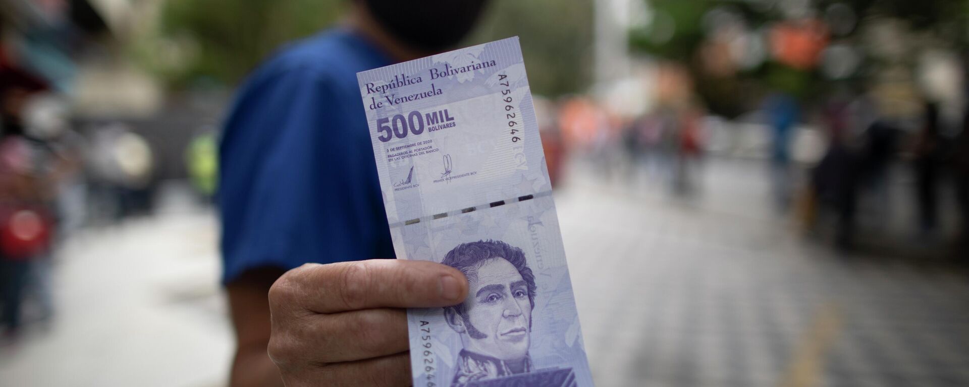 Un billete de 500 mil bolívares venezolanos - Sputnik Mundo, 1920, 25.04.2021