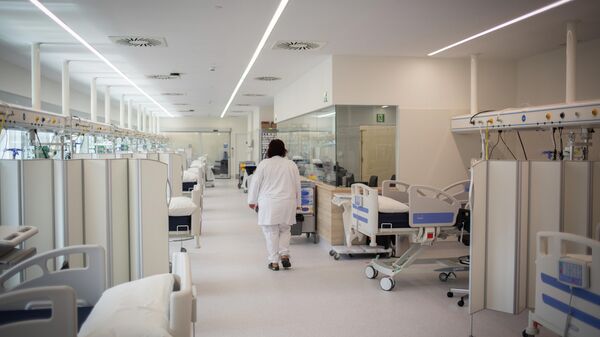 Hospital en España durante brote de coronavirus - Sputnik Mundo